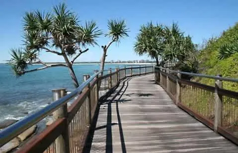 Location At Its Best - Ocean Views & Private Rooftop Caloundra