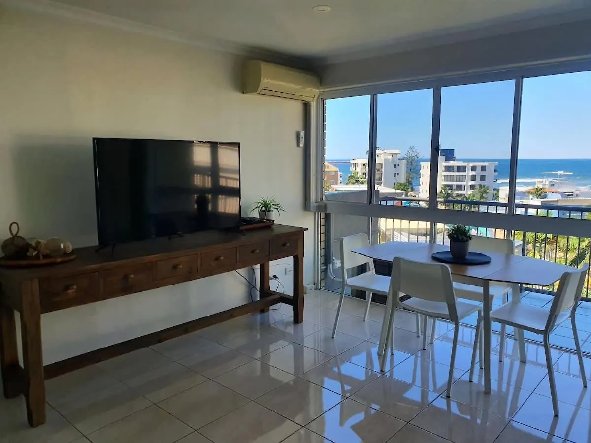Location At Its Best - Ocean Views & Private Rooftop Caloundra