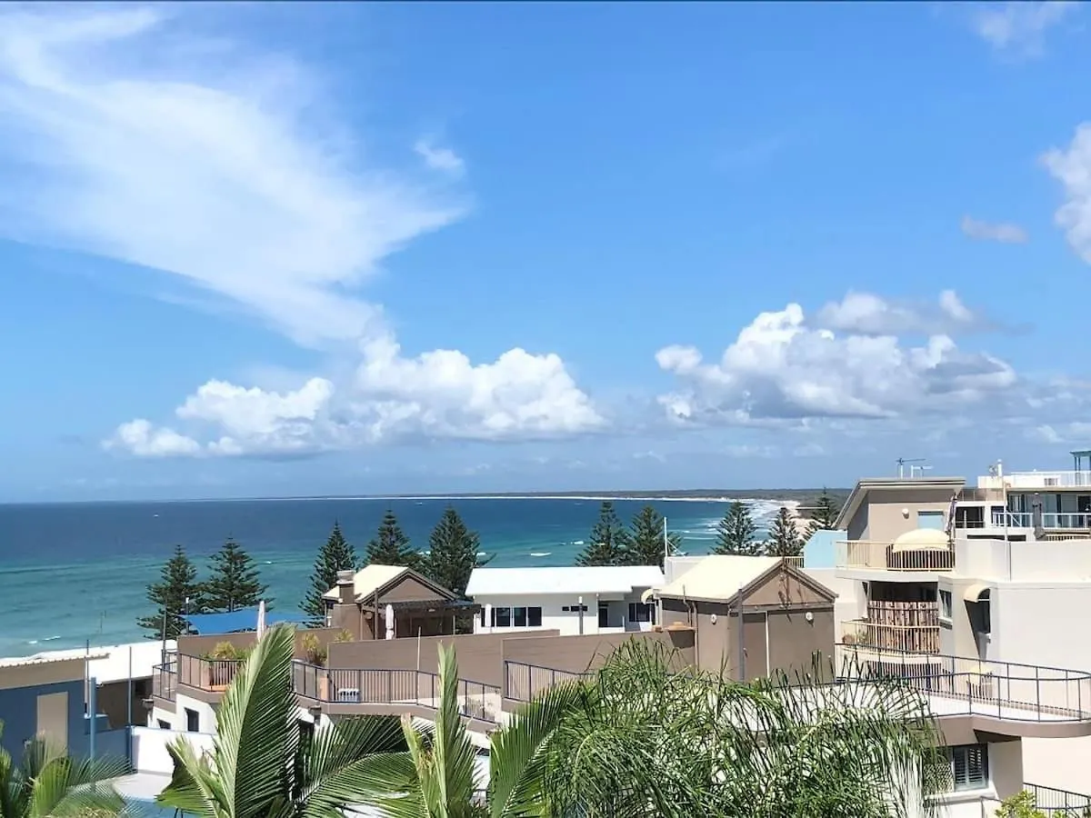 Location At Its Best - Ocean Views & Private Rooftop Caloundra