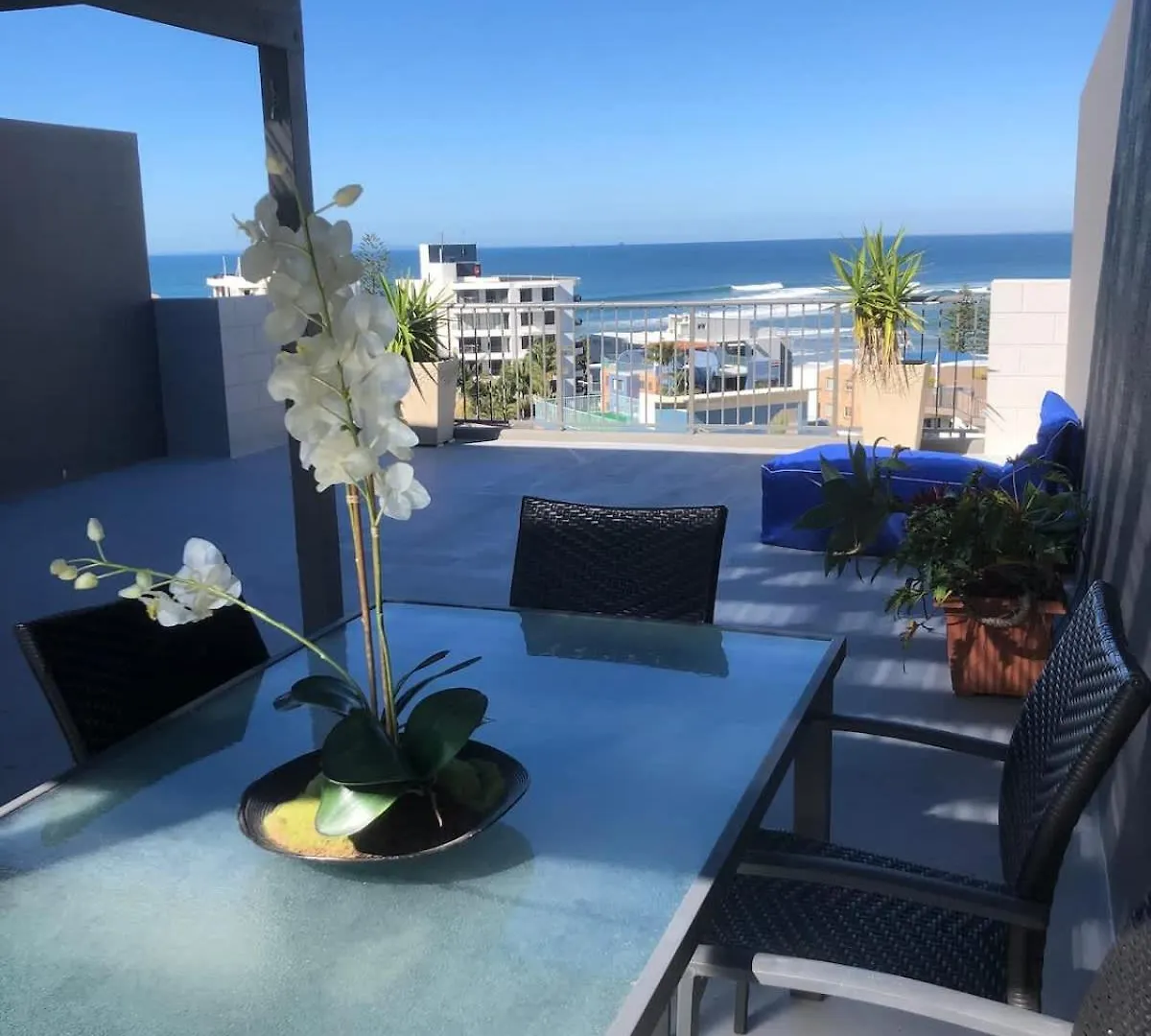 Location At Its Best - Ocean Views & Private Rooftop Caloundra